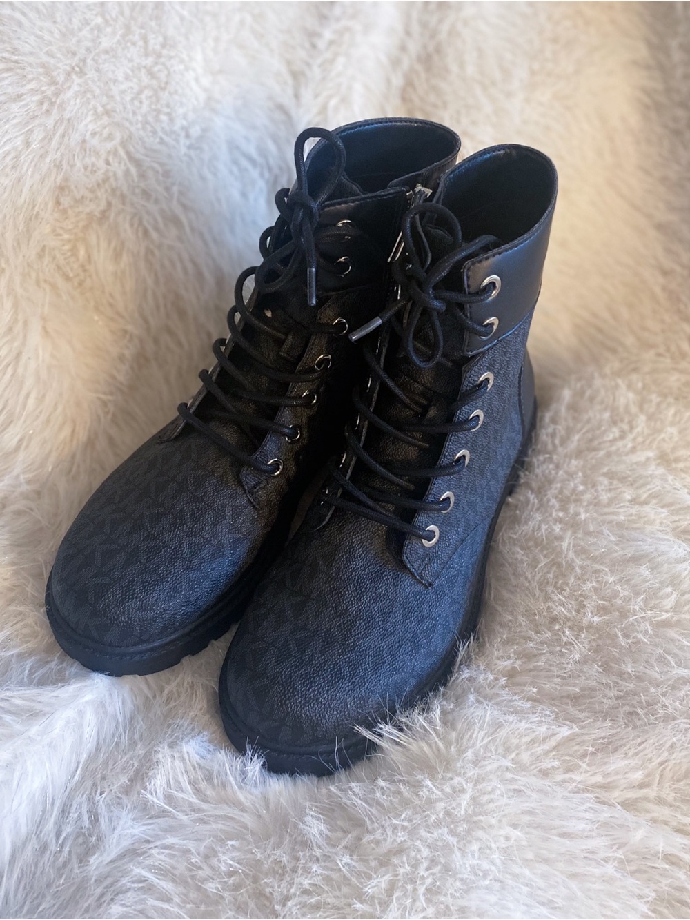Michael Kors signature Women’s Black Lace-Up Ankle Boots sz 7.5
